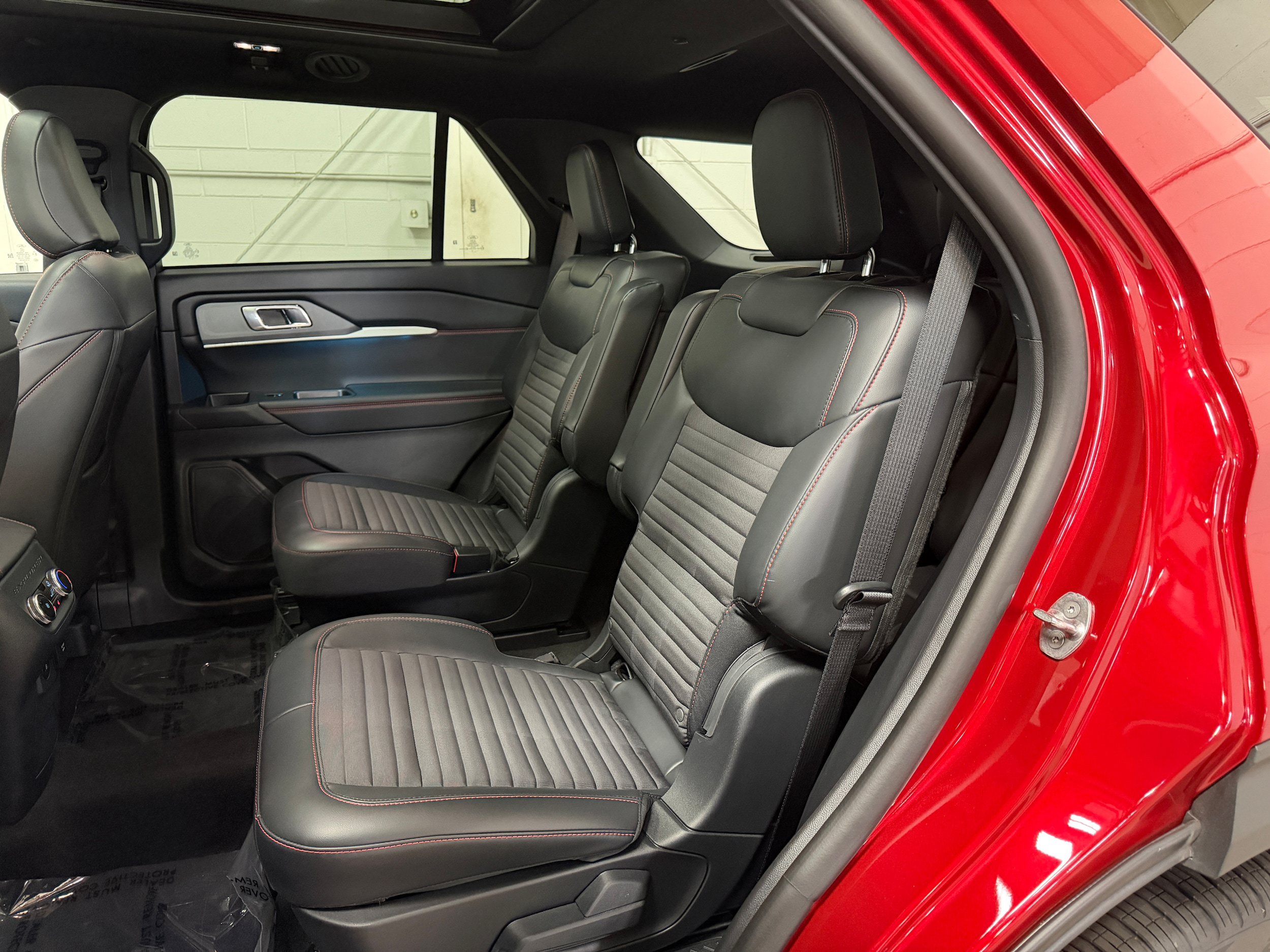 New 2026 Ford Explorer ST-Line w/ ST-Line Street Pack AWD/4WD image 11