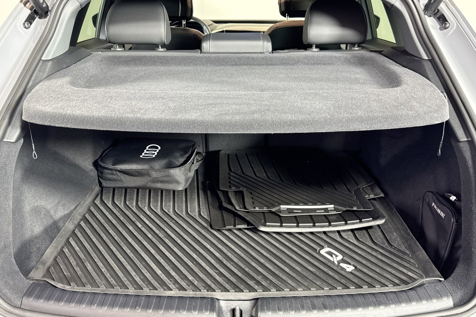 Used 2025 Audi Q4 e-tron Premium Plus image 25