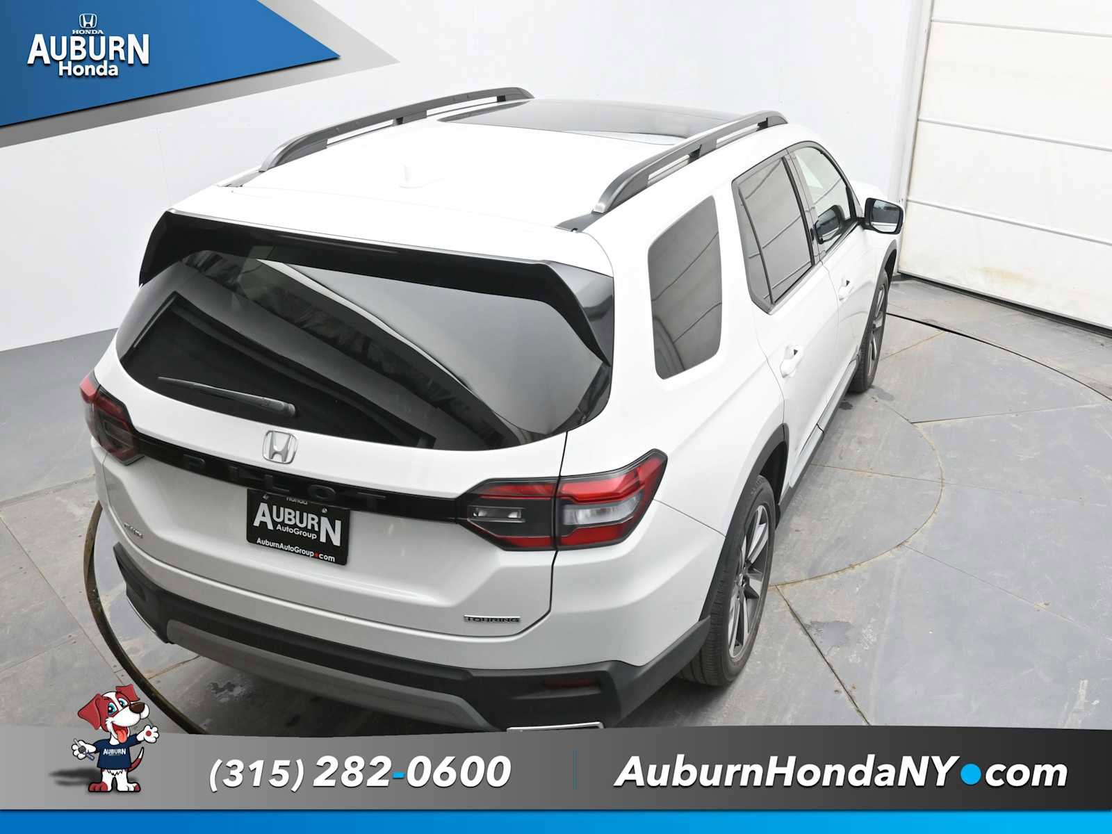 Used 2024 Honda Pilot Touring image 29