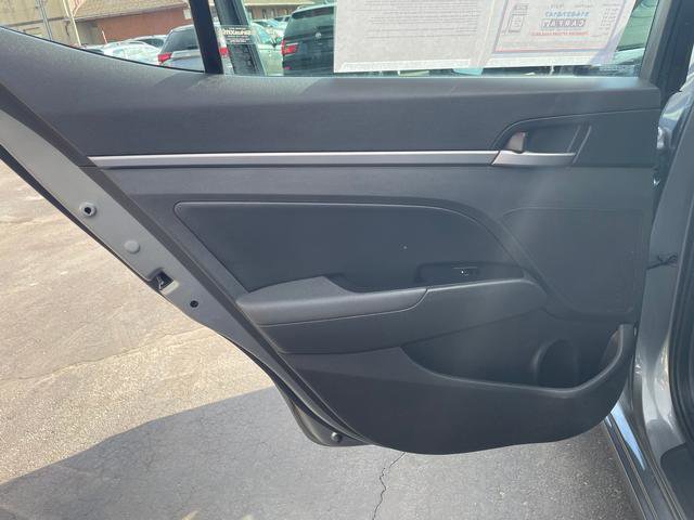 Used 2017 Hyundai Elantra Limited image 10