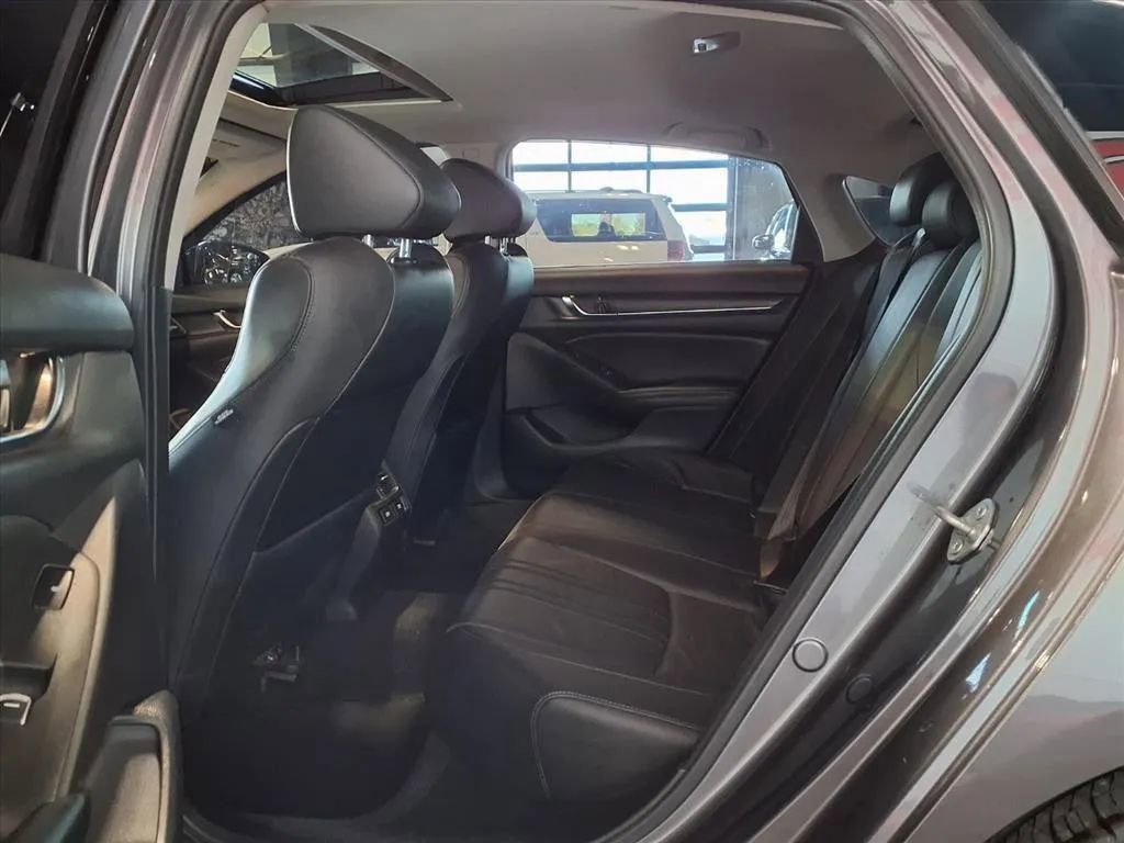 Used 2022 Honda Accord Touring image 12