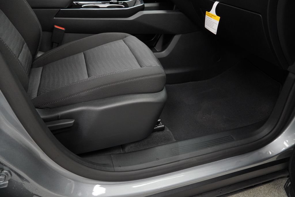 New 2027 Chevrolet Equinox LT FWD image 30