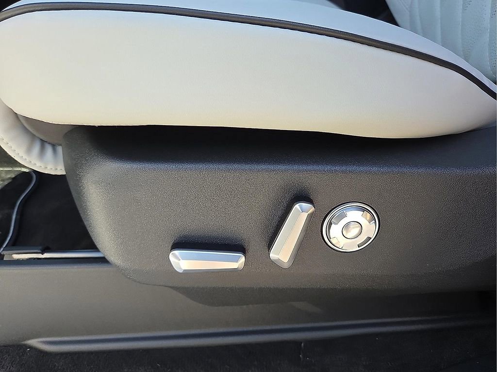 New 2026 Lincoln Navigator Black Label image 18