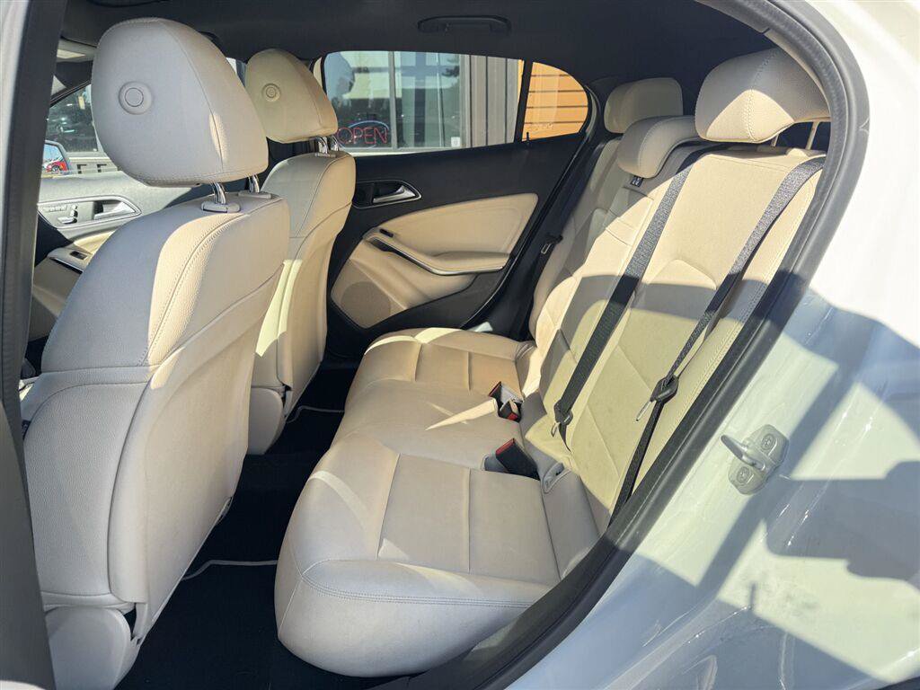 Used 2018 Mercedes-Benz GLA 250 4MATIC image 18