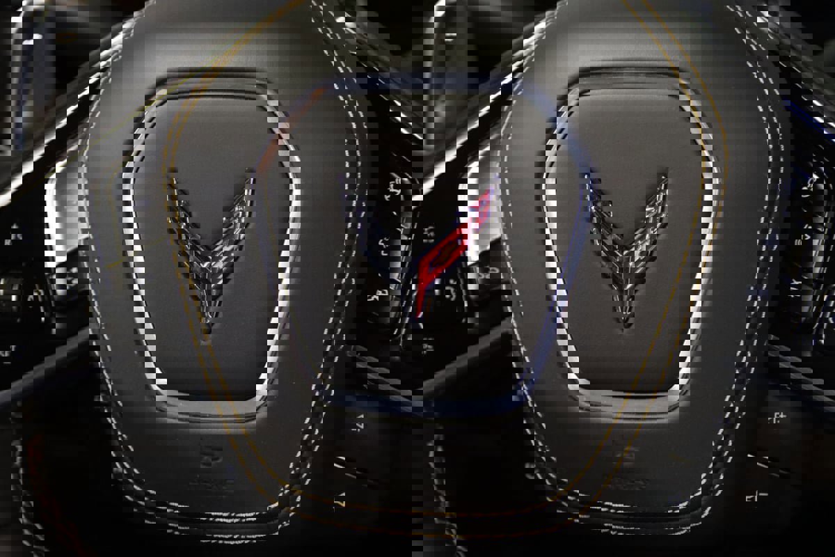 Used 2024 Chevrolet Corvette Stingray Premium Conv w/ Stealth Interior Trim Package image 17