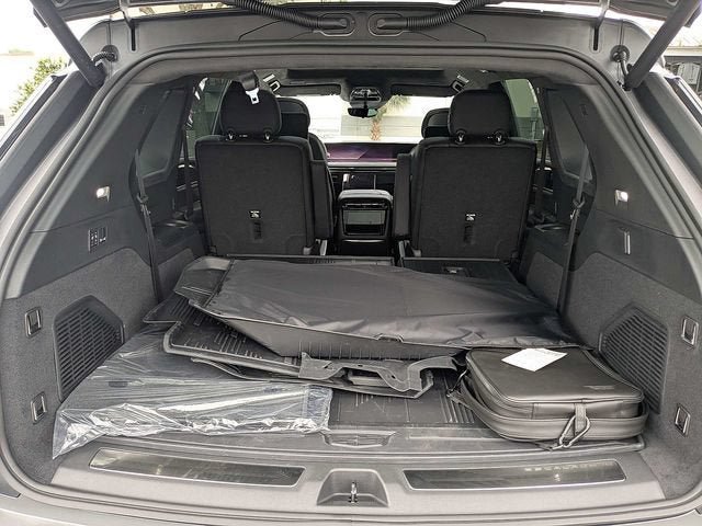 New 2026 Cadillac Escalade IQ Sport 2 w/ LPO, ONYX Package AWD/4WD image 13