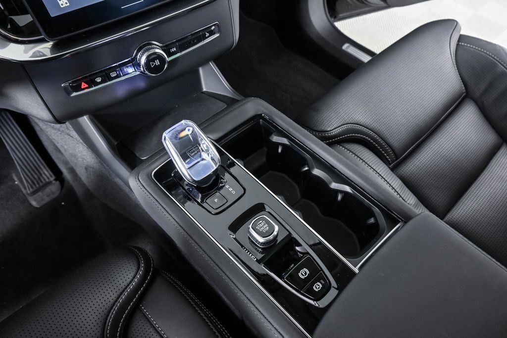 Certified 2026 Volvo XC90 B6 Ultra AWD/4WD image 19