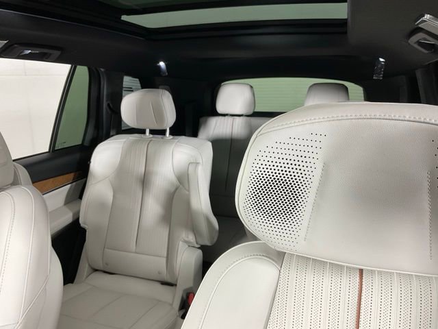 New 2026 Cadillac Vistiq Sport w/ LPO, Floor Liner Package image 31