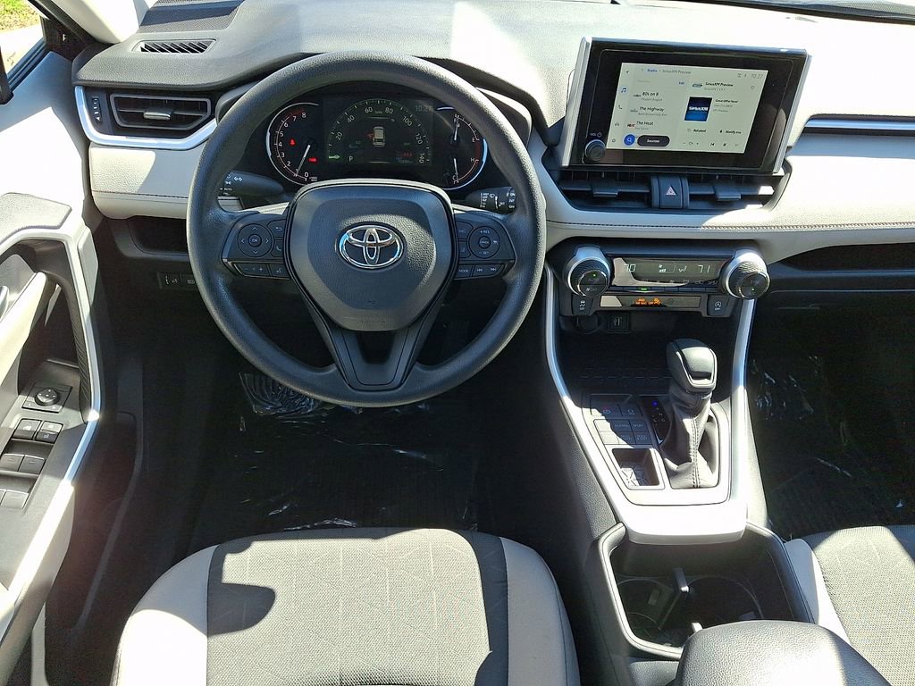 Used 2025 Toyota RAV4 XLE image 12