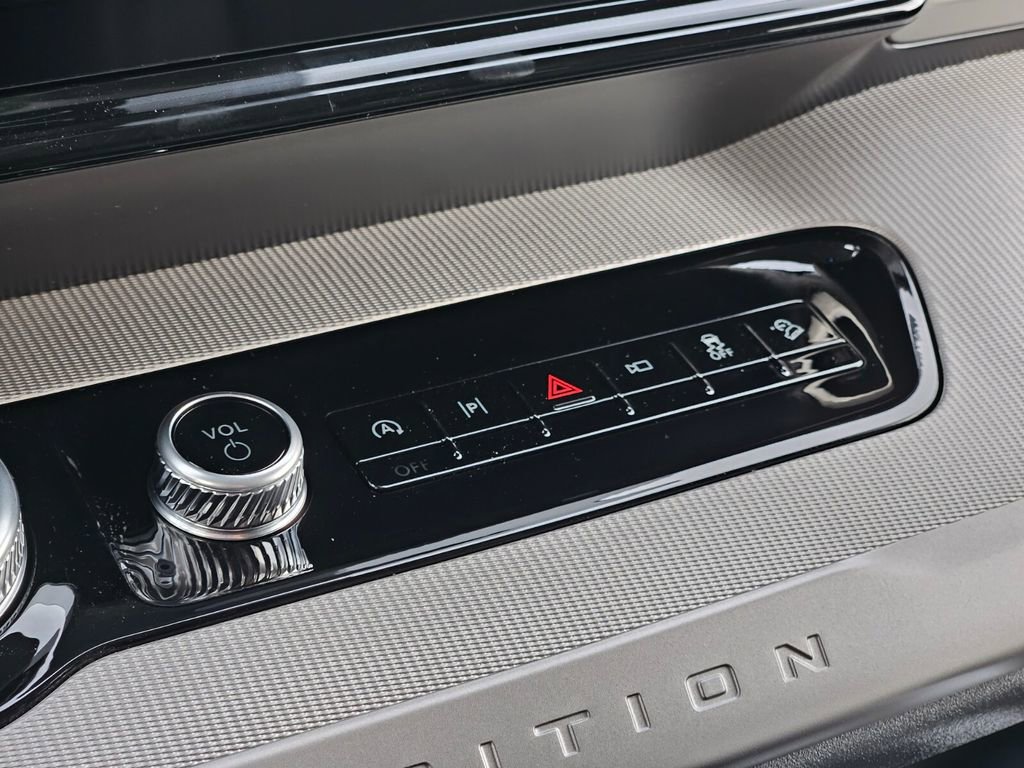 New 2026 Ford Expedition Active image 19