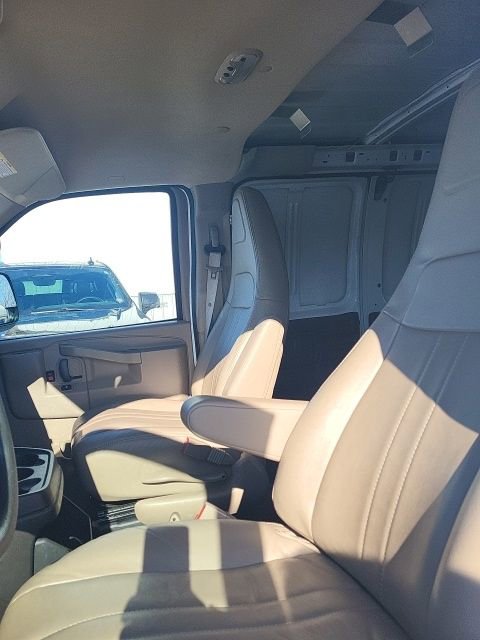 Used 2024 GMC Savana 2500 Extended w/ Driver Convenience Package image 12