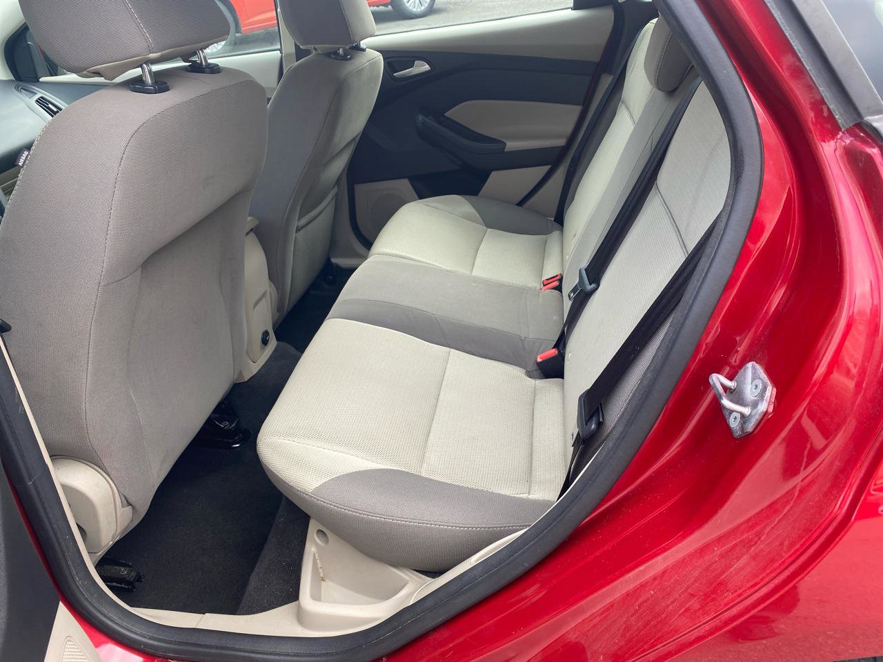 Used 2012 Ford Focus SE image 17