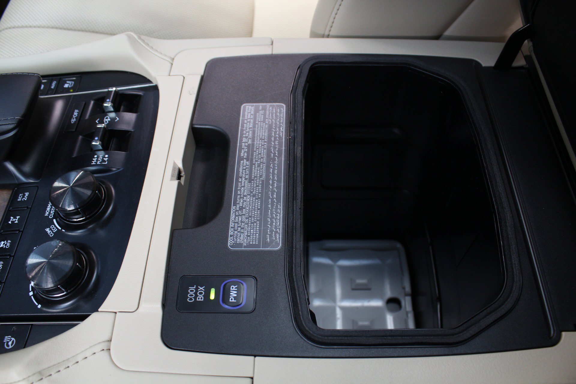 Used 2021 Lexus LX 570 4WD w/ Luxury Package image 68