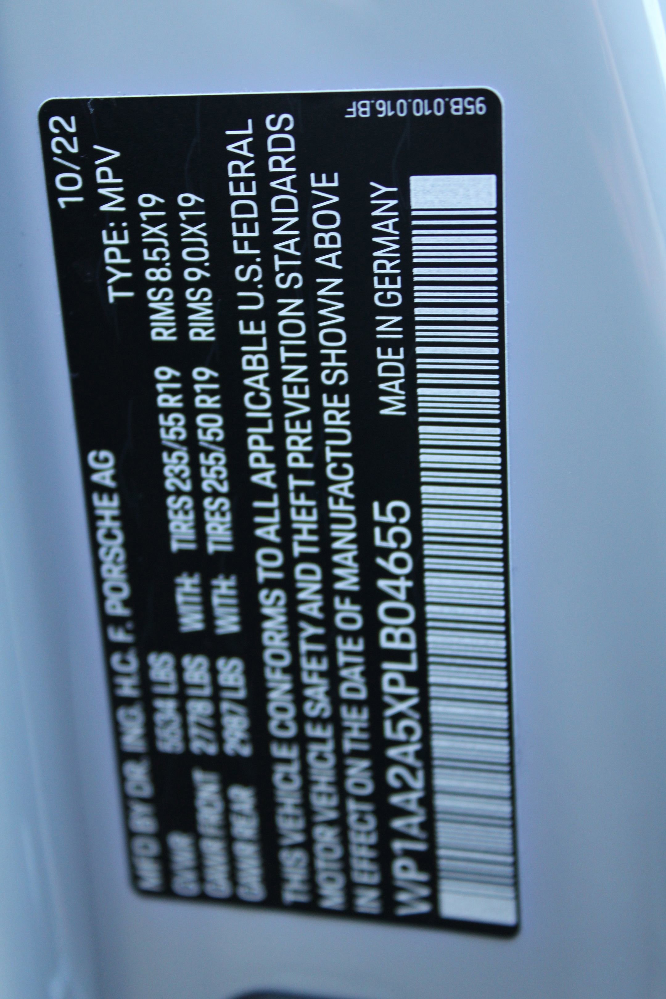 Certified 2023 Porsche Macan image 30