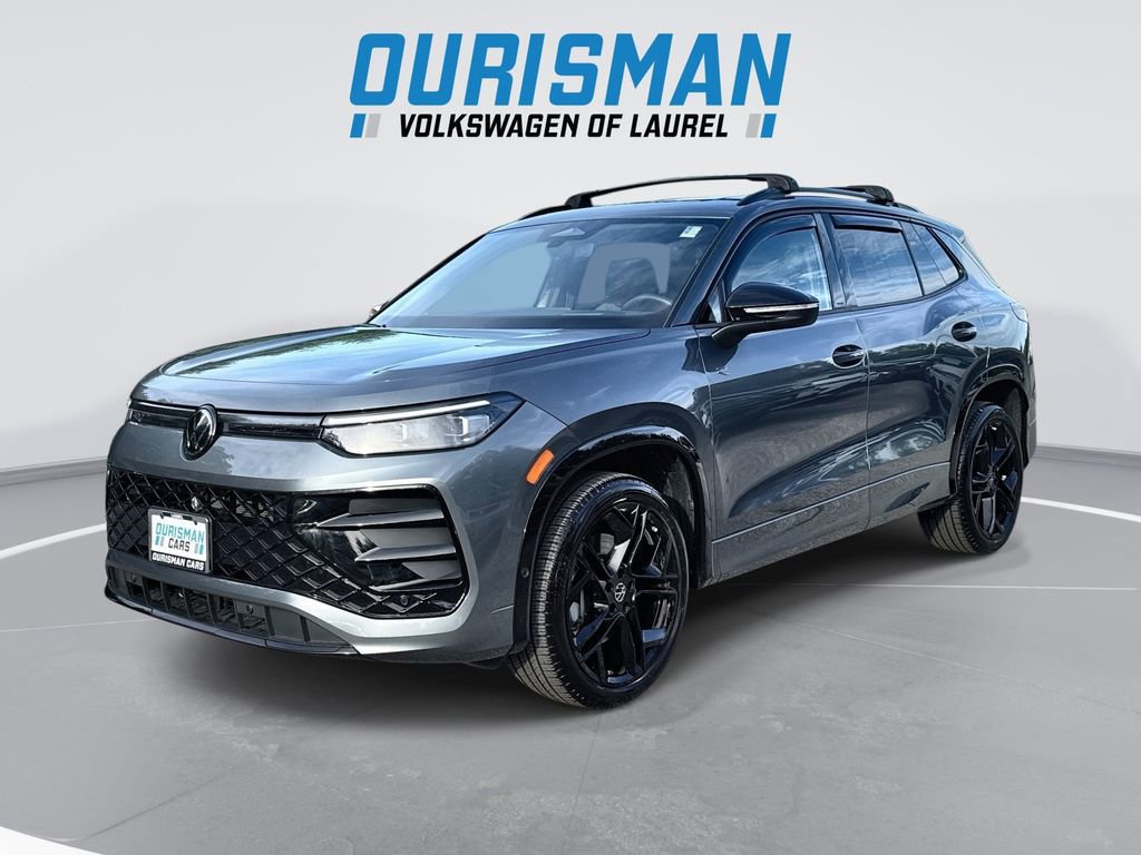 Used 2025 Volkswagen Tiguan SE R-Line