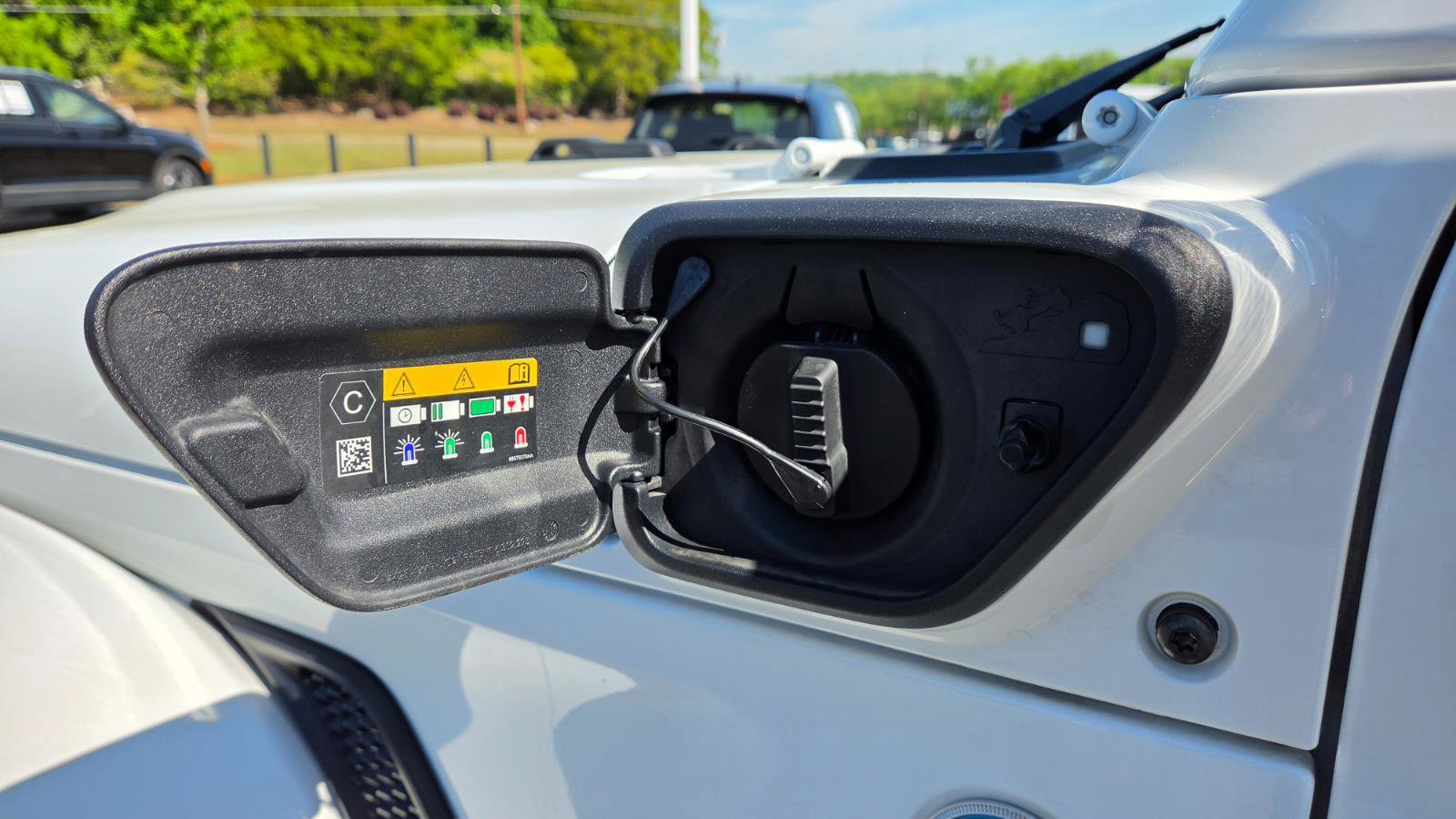 Used 2023 Jeep Wrangler Sahara w/ Cold Weather Group image 16