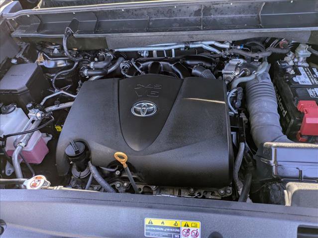 Used 2020 Toyota Highlander XLE image 25