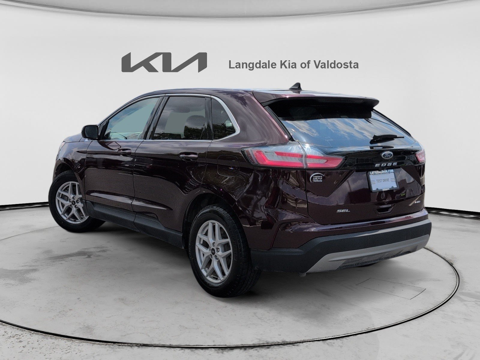 Used 2024 Ford Edge SEL AWD/4WD image 9