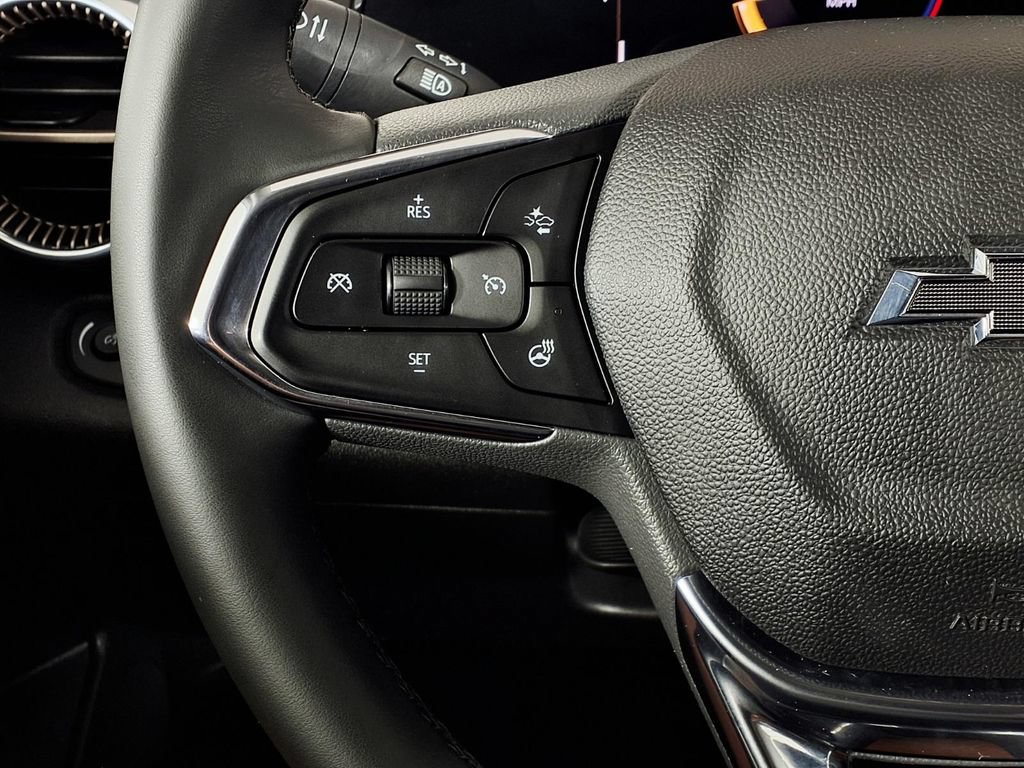 Used 2025 Chevrolet Trax ACTIV w/ Driver Confidence Package FWD image 18