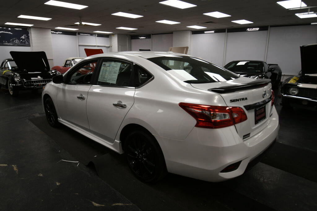 Used 2018 Nissan Sentra SR w/ Technology Package image 6