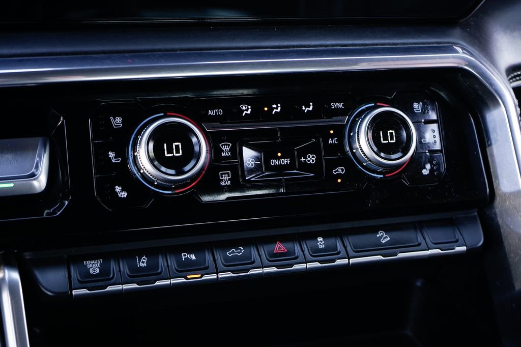 Used 2024 GMC Sierra 3500 Denali Ultimate image 35