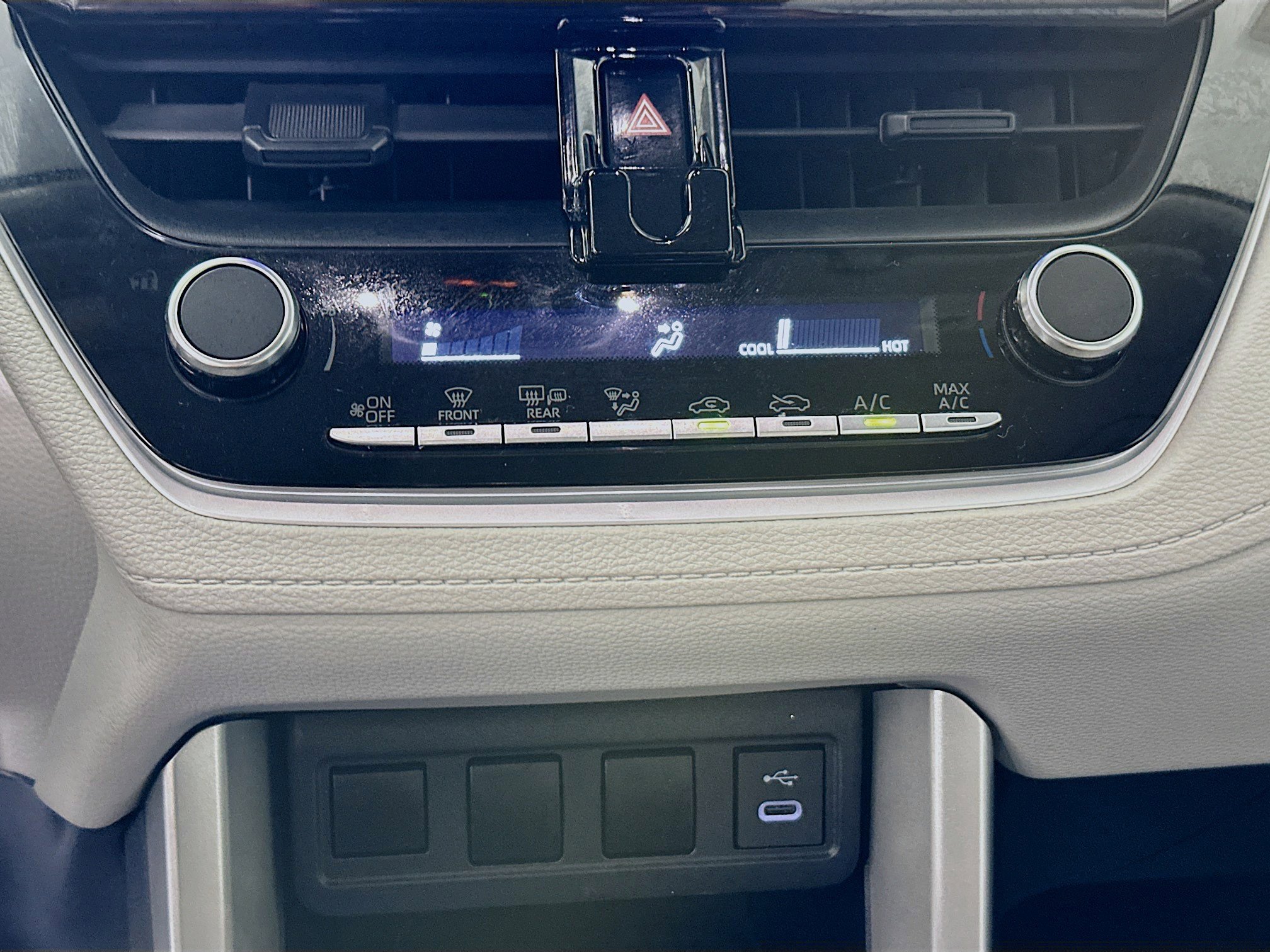 Used 2024 Toyota Corolla Cross L image 22