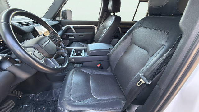 Used 2024 Land Rover Defender 130 X-Dynamic SE AWD/4WD image 12