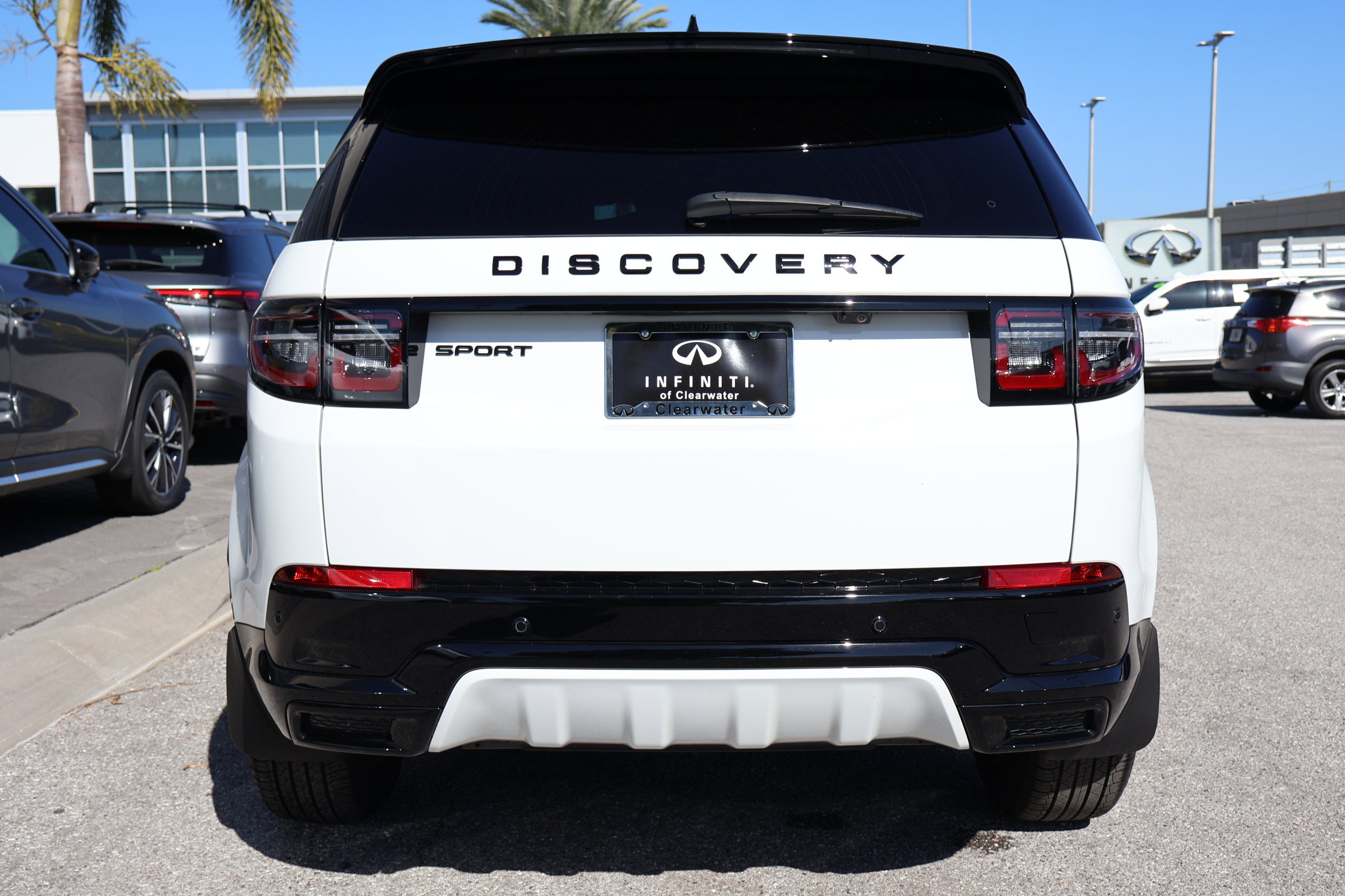 Used 2024 Land Rover Discovery Sport Dynamic SE image 8