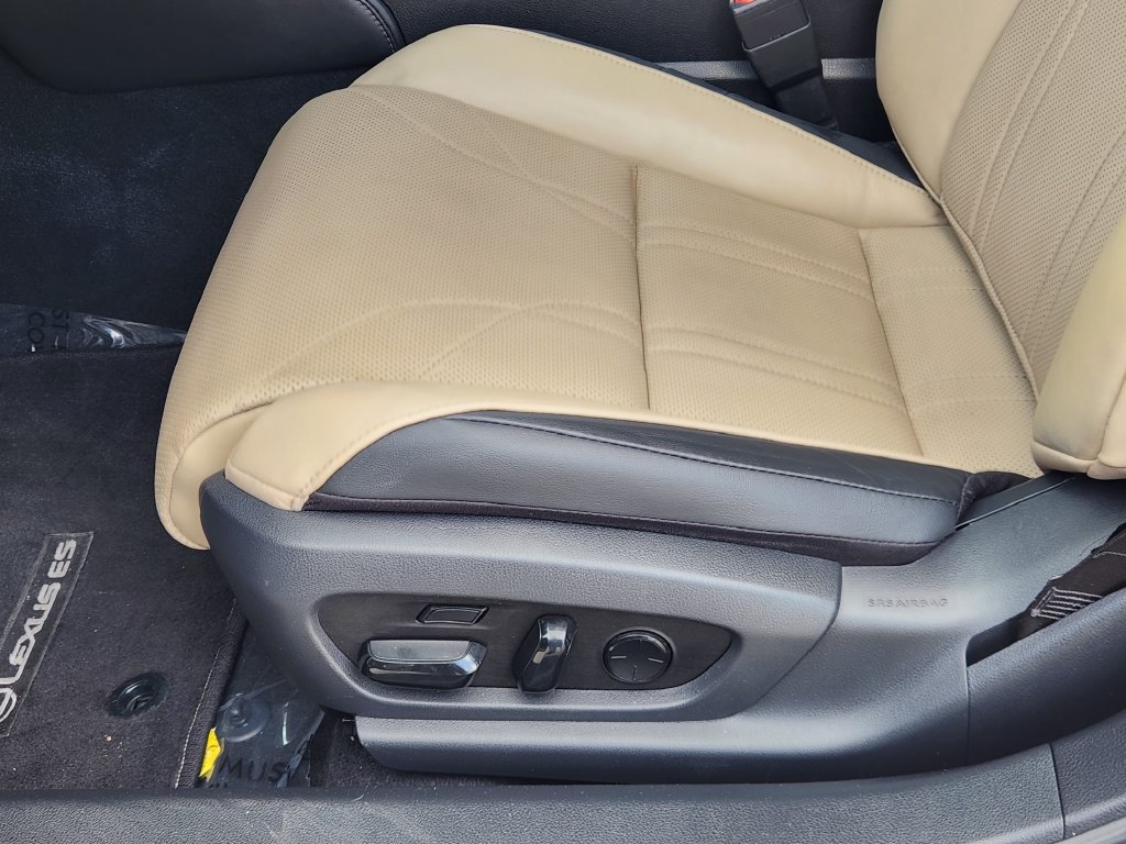 Used 2019 Lexus ES 350 Ultra Luxury w/ Accessory Package 2 FWD image 23