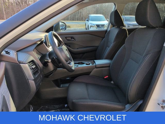 Used 2023 Nissan Rogue S image 19