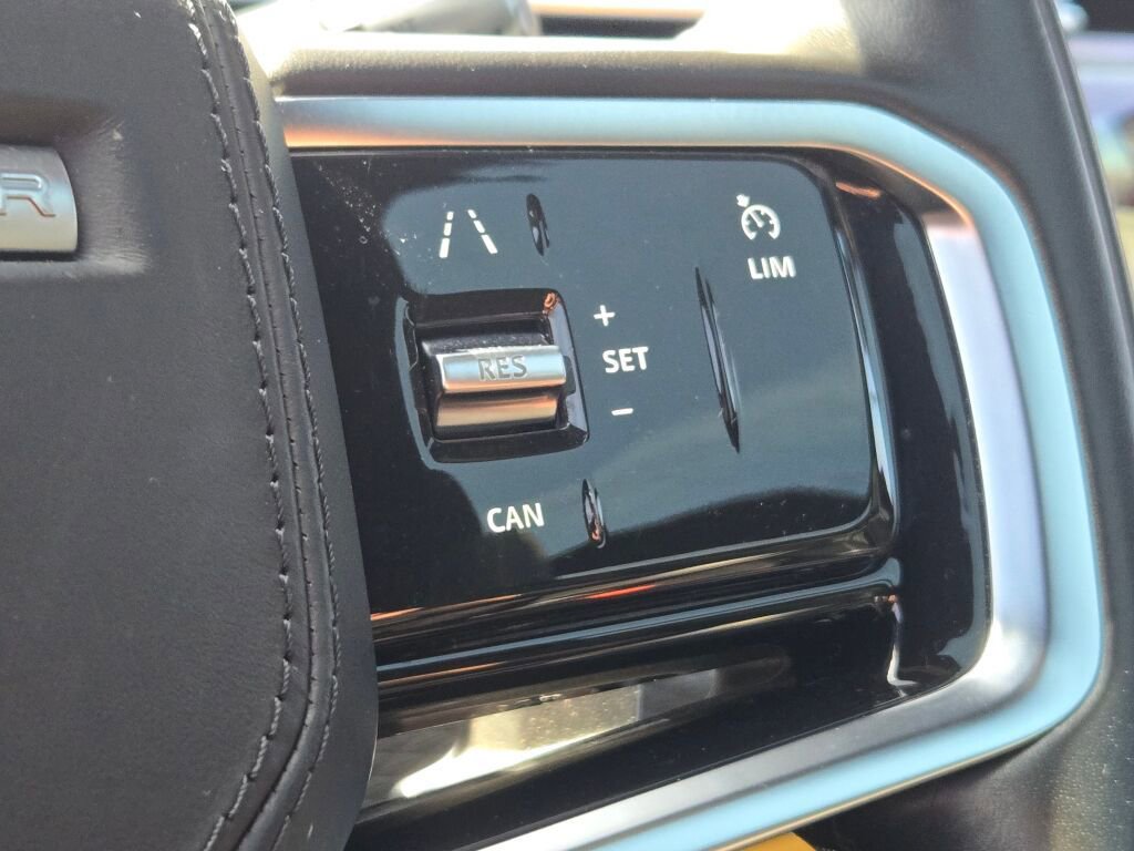 Used 2021 Land Rover Range Rover Velar R-Dynamic S image 29