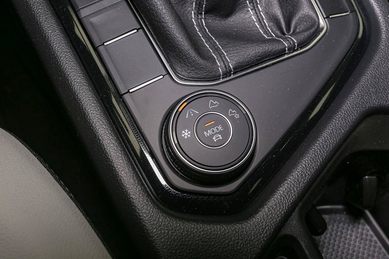 New 2026 Volkswagen Taos SE AWD/4WD image 22