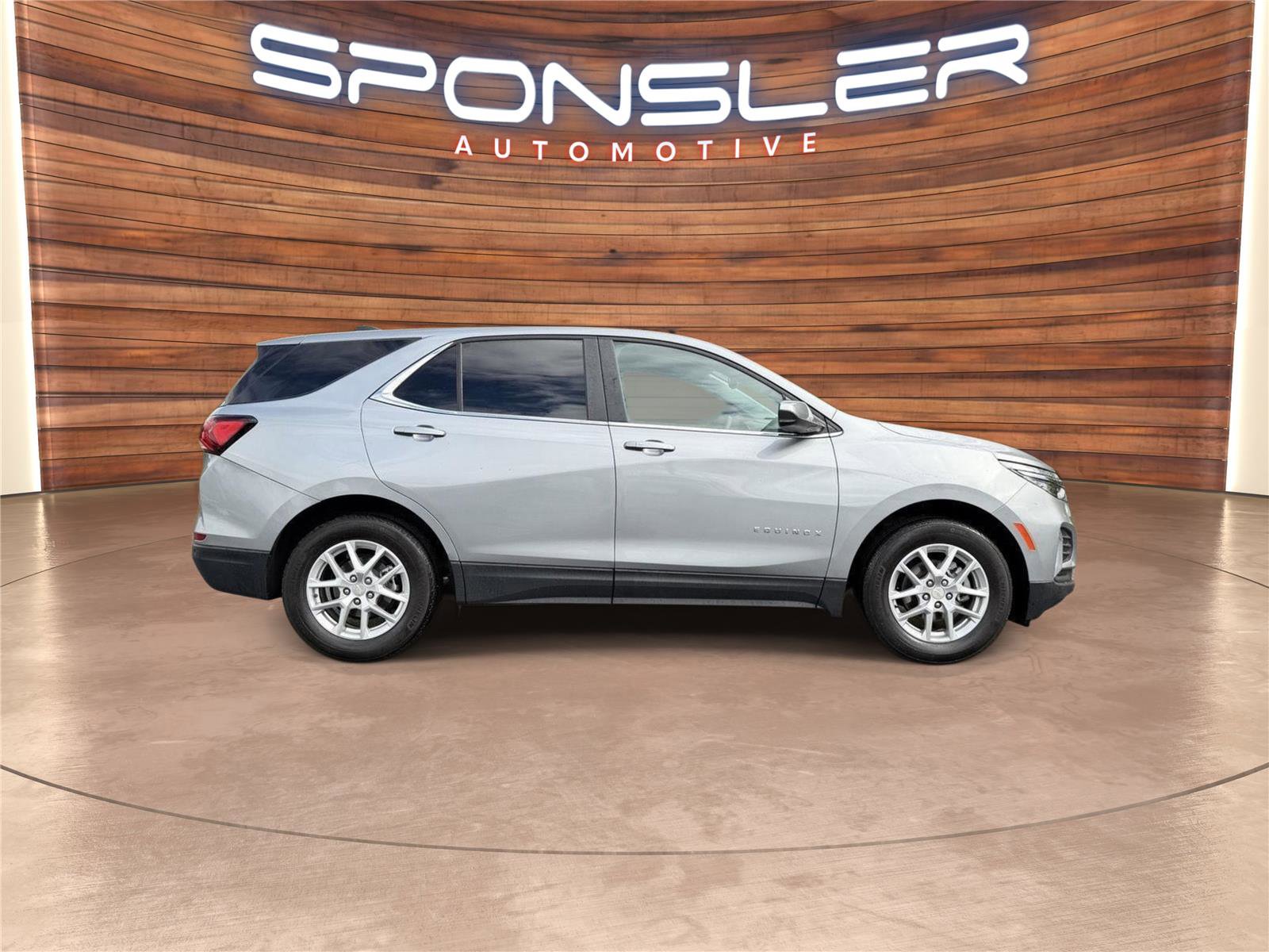 Used 2023 Chevrolet Equinox LT image 6