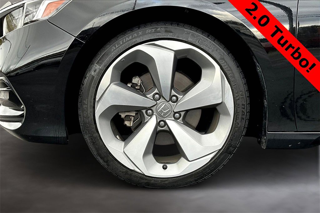 Used 2018 Honda Accord Touring image 9