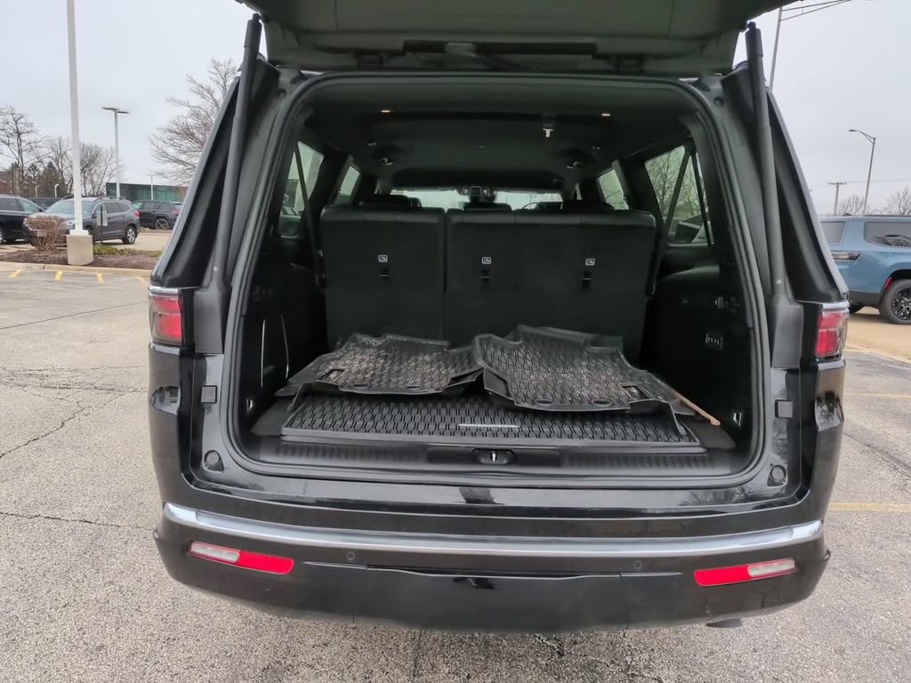 Used 2026 Jeep Grand Wagoneer Limited image 10