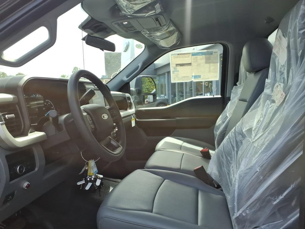 New 2026 Ford F550 4x4 Regular Cab Super Duty image 11