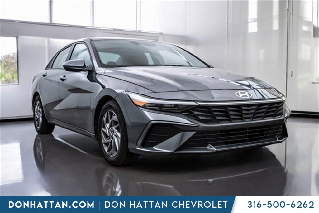 Used 2024 Hyundai Elantra SEL image 39