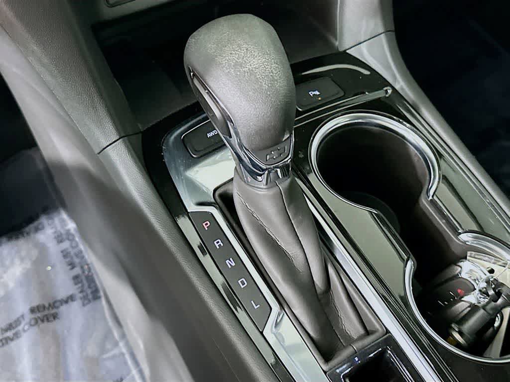 Used 2024 Chevrolet Equinox Premier AWD/4WD image 19