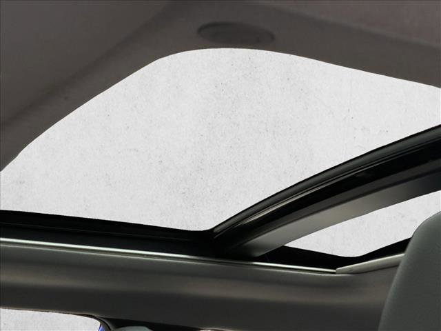 Used 2013 Hyundai Veloster w/ Style Pkg image 16