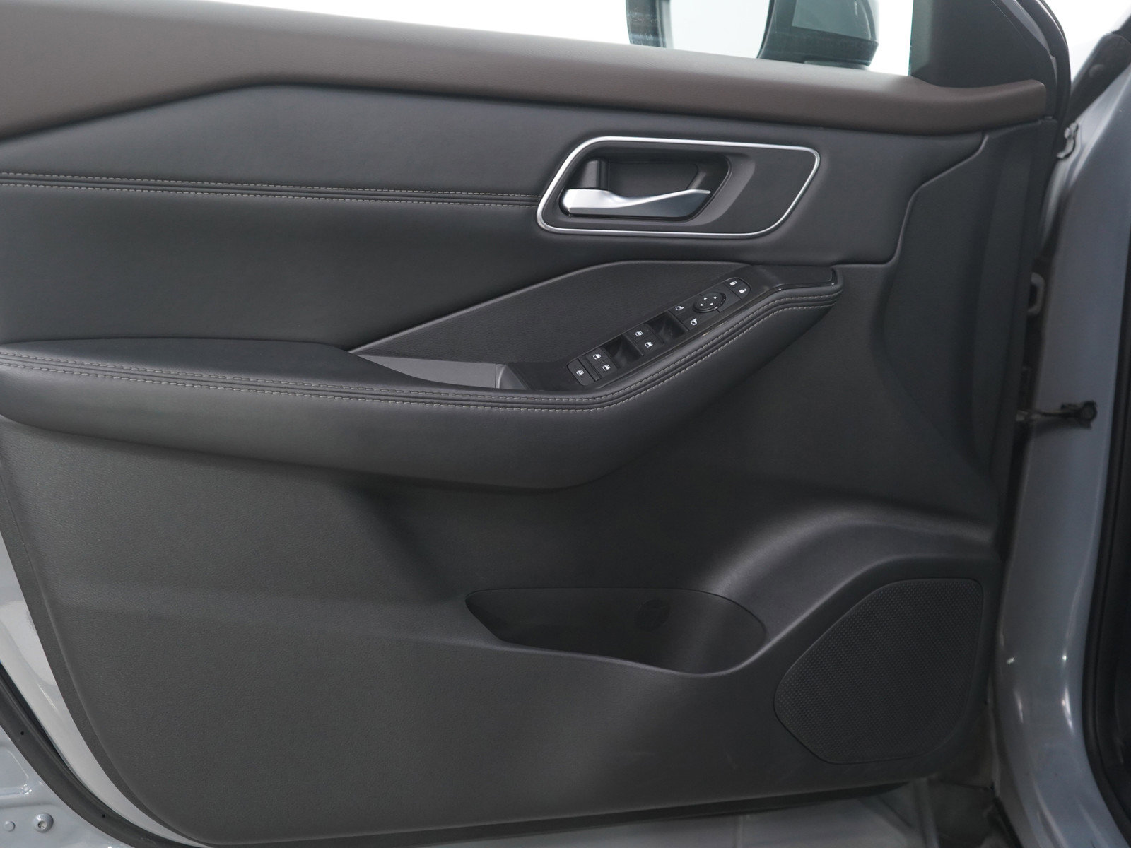 Used 2021 Nissan Rogue SV image 20