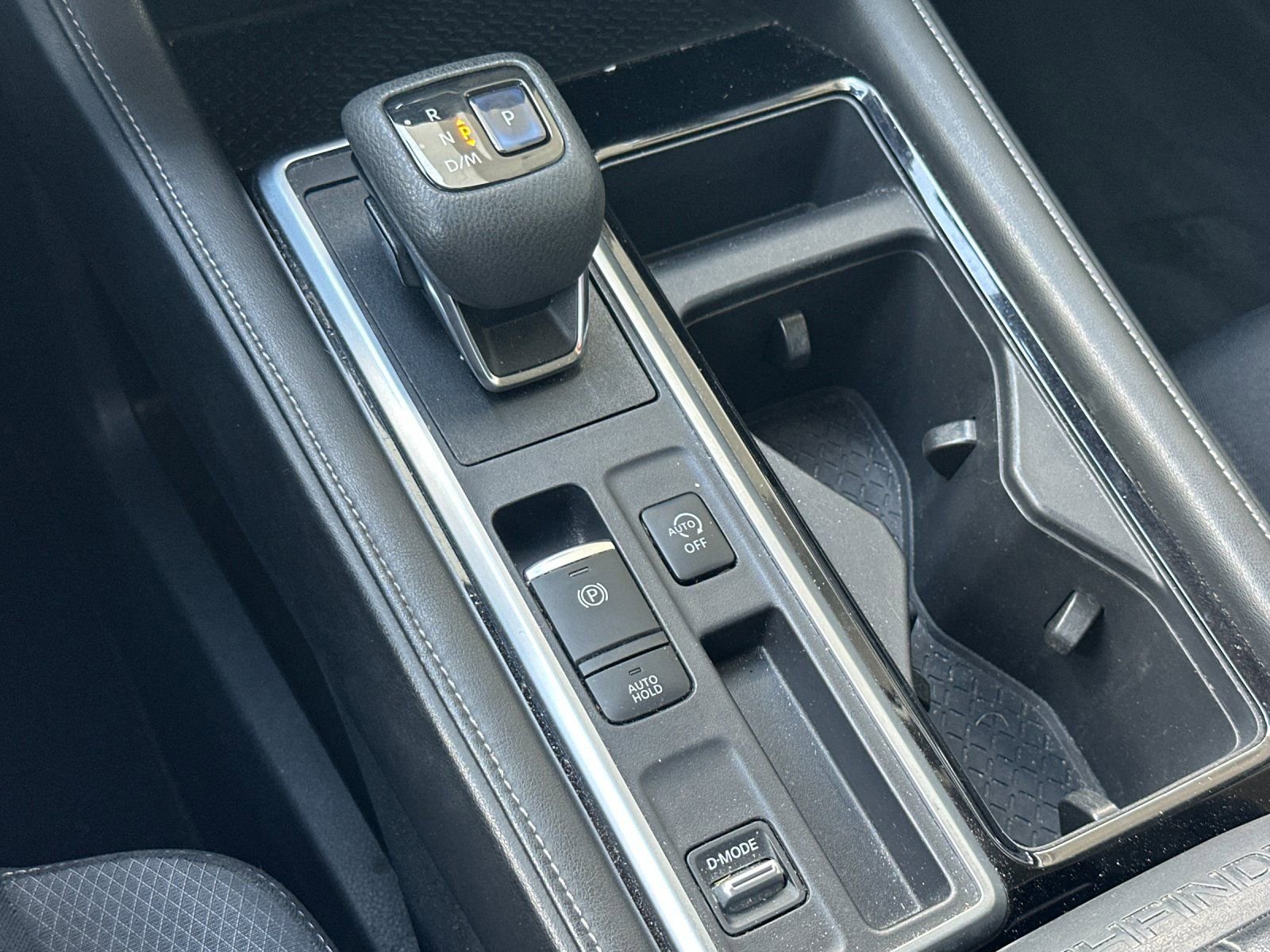 Used 2022 Nissan Pathfinder SV image 21