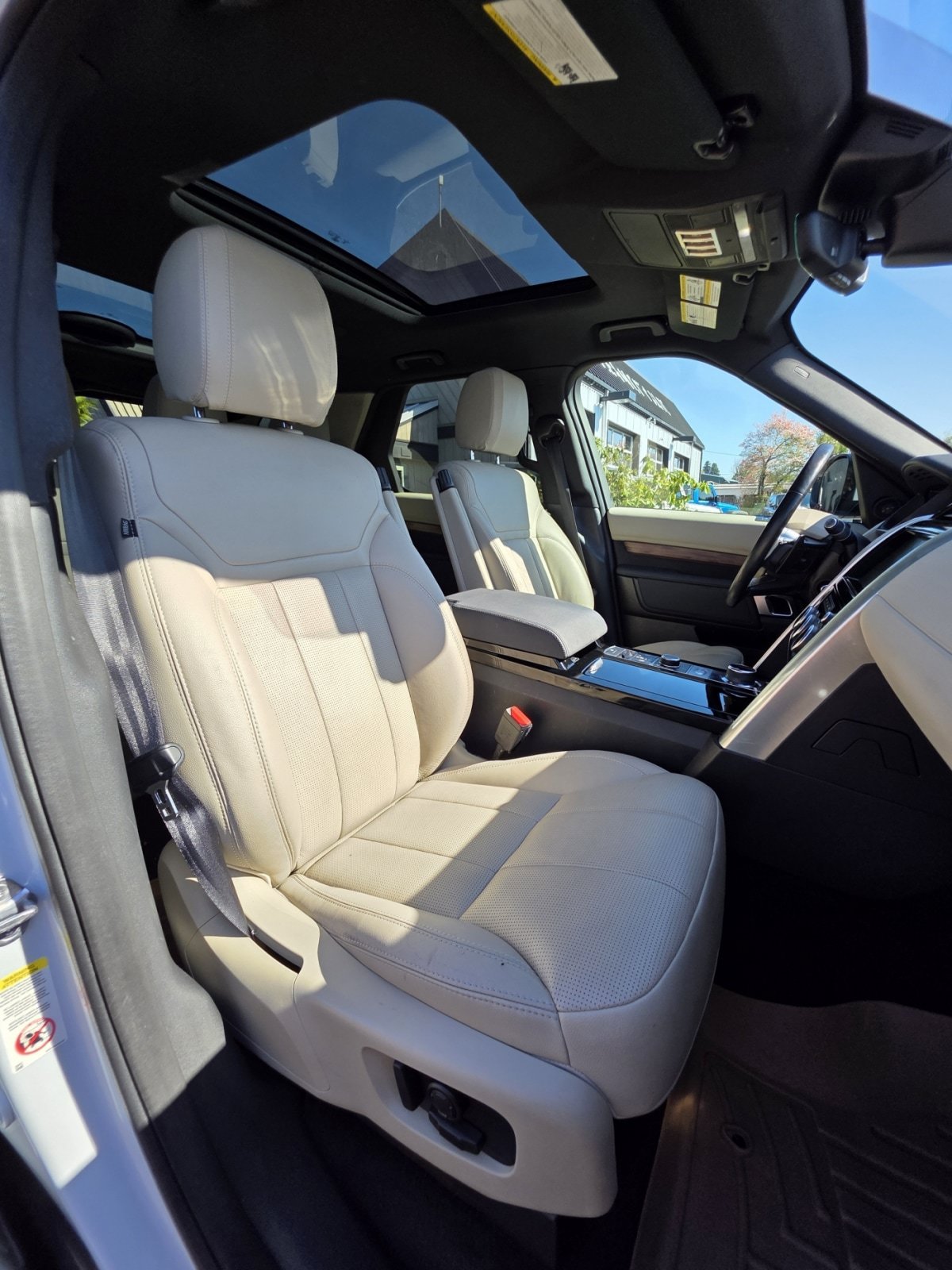 Used 2019 Land Rover Discovery HSE AWD/4WD image 10
