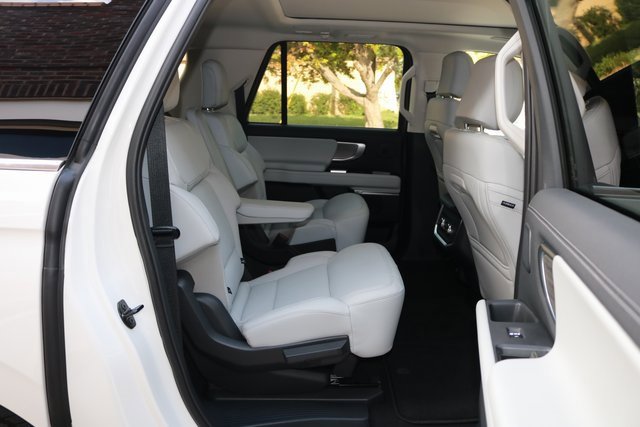 New 2025 Ford Expedition Max Platinum w/ Driver's Package image 11
