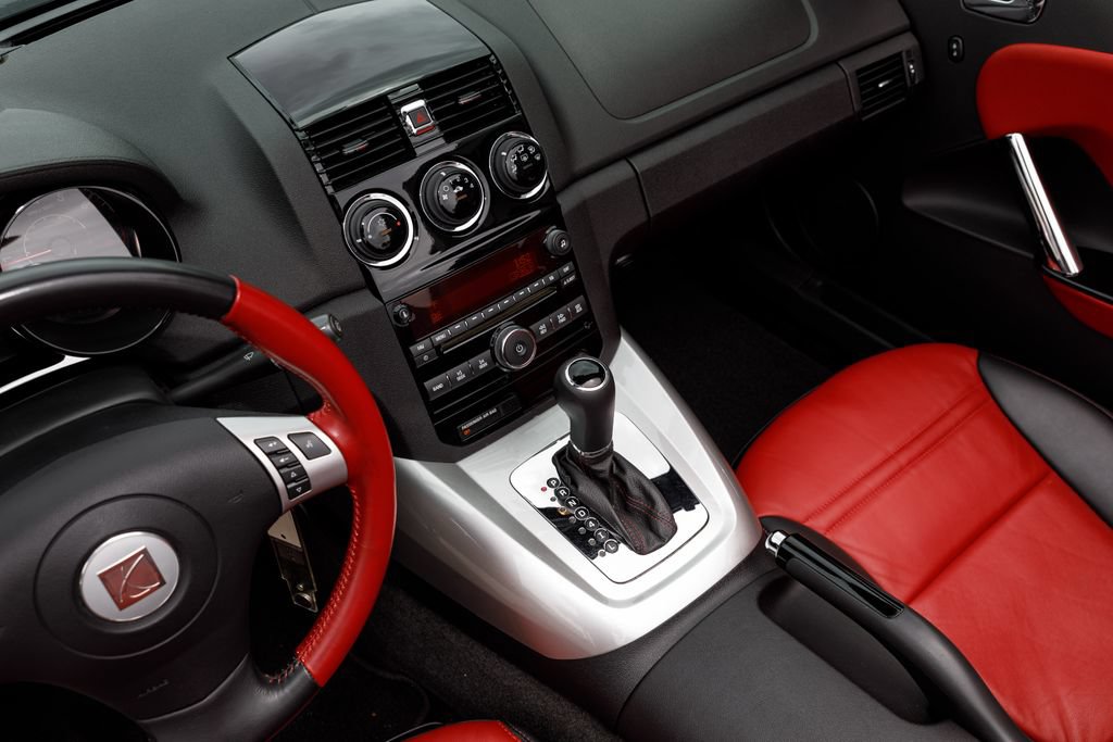 Used 2008 Saturn Sky RWD image 31