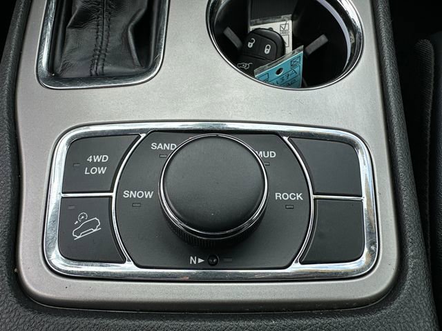 Used 2020 Jeep Grand Cherokee Limited w/ Premium Lighting Group image 25