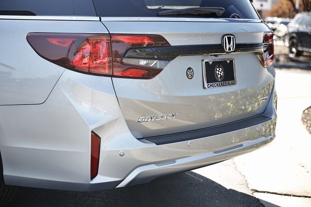 New 2026 Honda Odyssey Touring image 9
