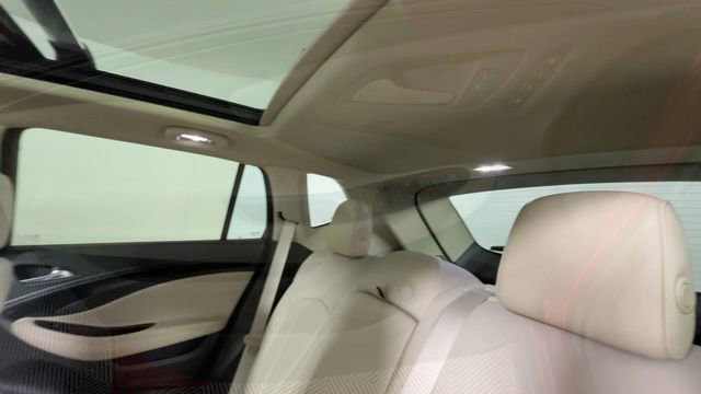 Used 2018 Buick Envision Essence w/ LPO, Hit The Road Package AWD/4WD image 18