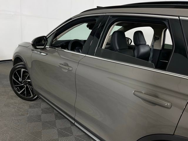 Used 2025 Lincoln Corsair Reserve image 39