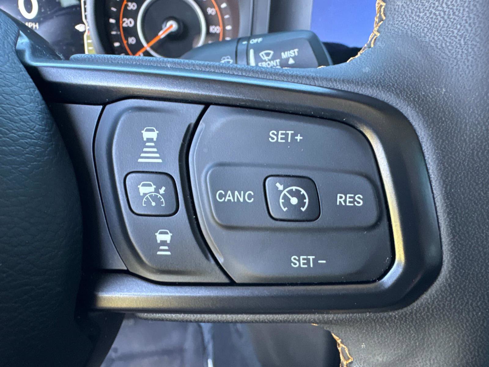 Certified 2024 Jeep Gladiator Sport AWD/4WD image 30