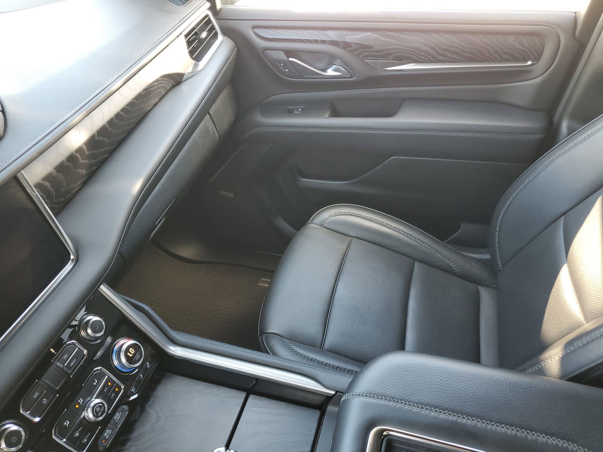 Used 2024 GMC Yukon Denali image 27